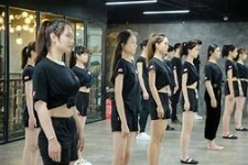 磁县兼职模特进修班(学生怎么兼职模特)