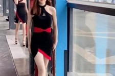 磁县女孩为挣钱在学校兼职当模特的简单介绍