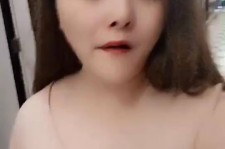 磁县美院系花兼职死商务模特(美院系花兼职商务模特第2部一边看球一边玩)