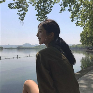 磁县私人伴游网带你看到天际，白色盐湖无际，蓝色天空无边
