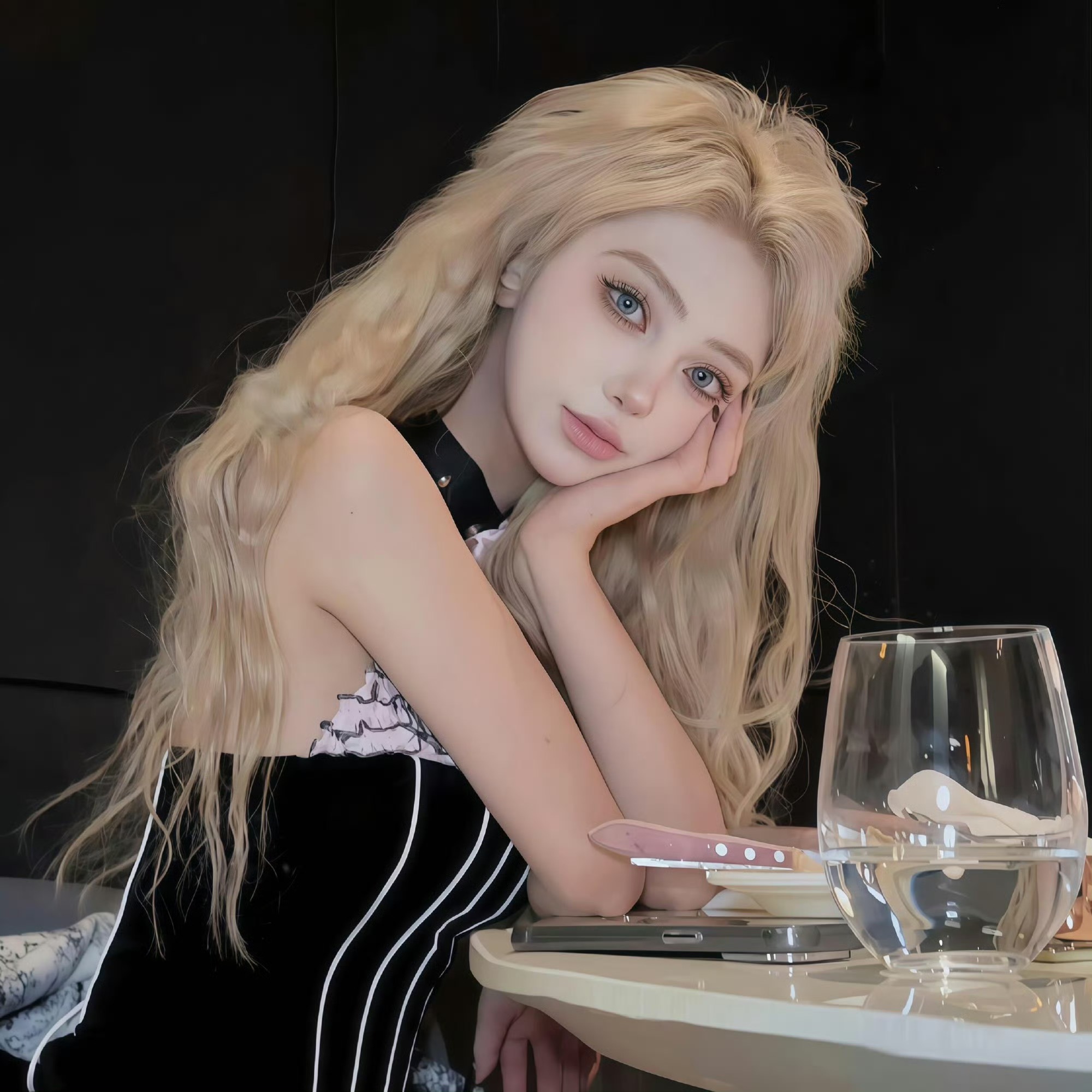 磁县伴游女生晨露的资料