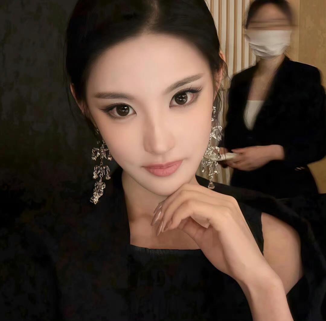 磁县伴游女生 | Isabella Chen的资料