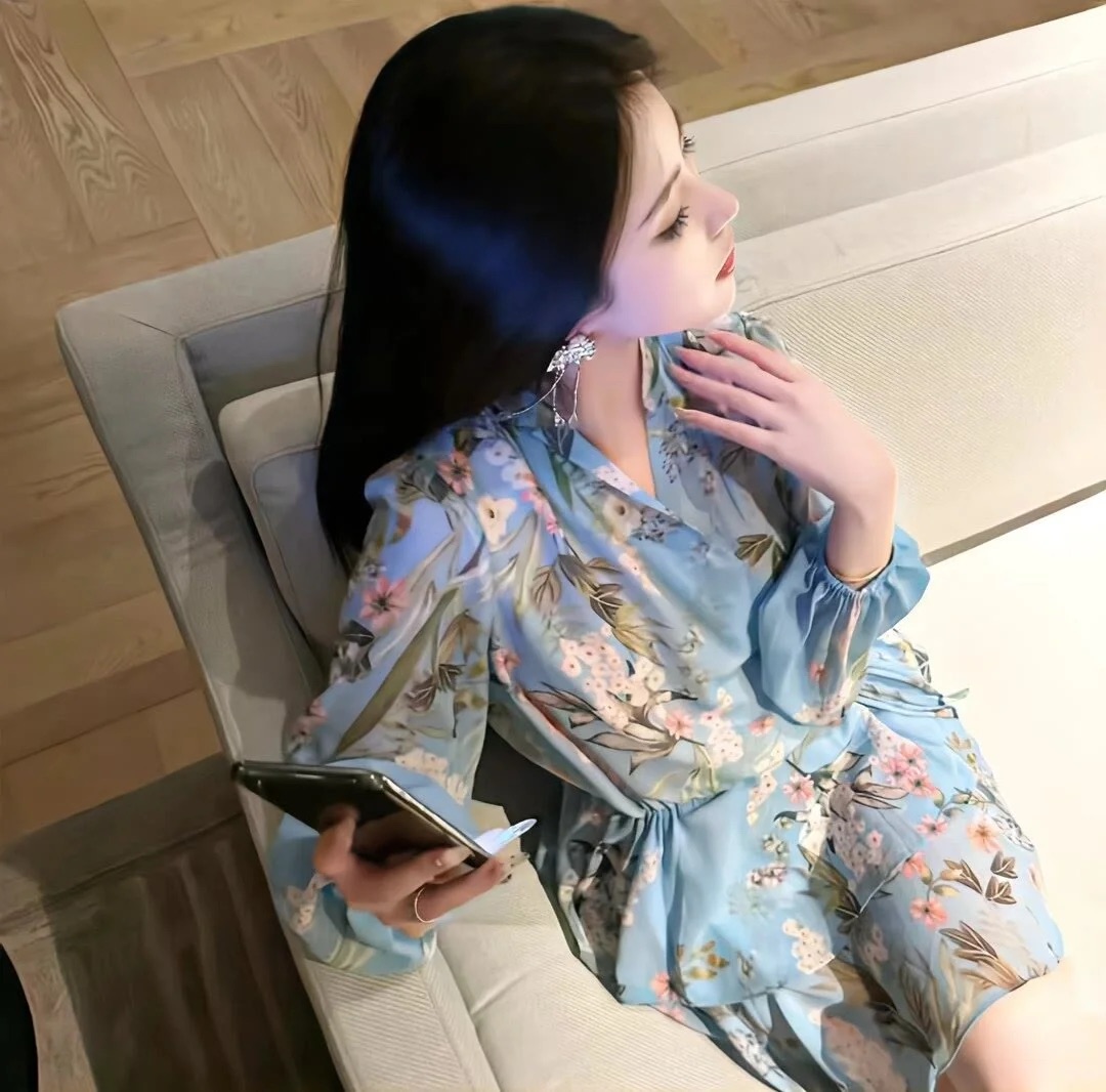 伴游女生夏之桃的资料